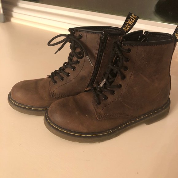 dr martens boots size 3